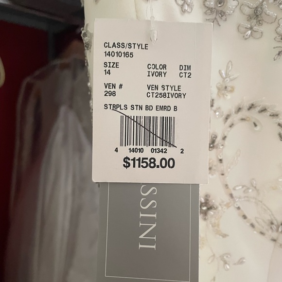 NWT Oleg Cassini Wedding Dress - Picture 10 of 12